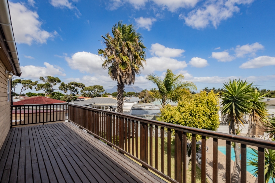 5 Bedroom Property for Sale in Ruyterwacht Western Cape